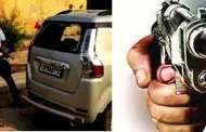कार सवार पर गोली चलाकर खेत में छिपा आरोपी